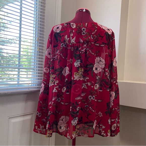 Design Lab women red floral sheer bell sleeves button up shirt. Size 2X. Used. - Picture 4 of 7